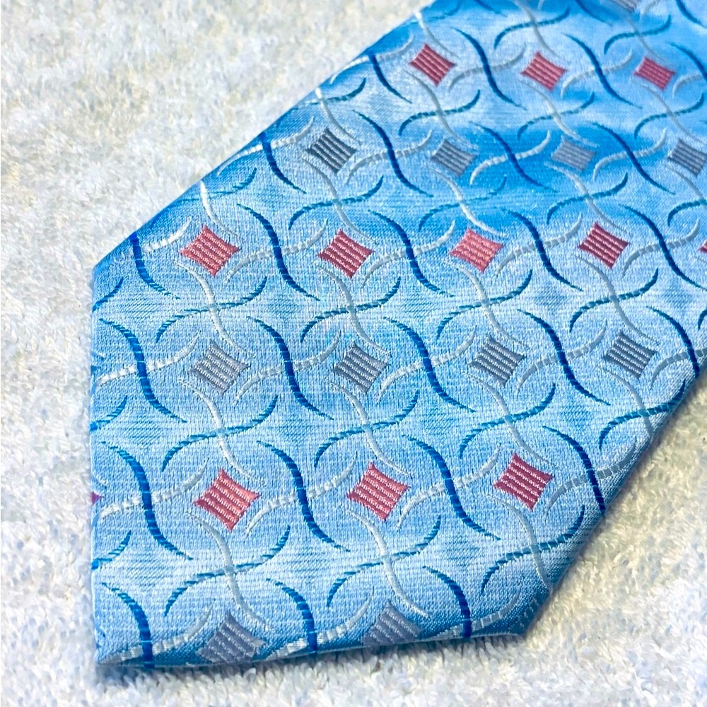 Brand New Stylish Tie By FERRECCI Of Italy